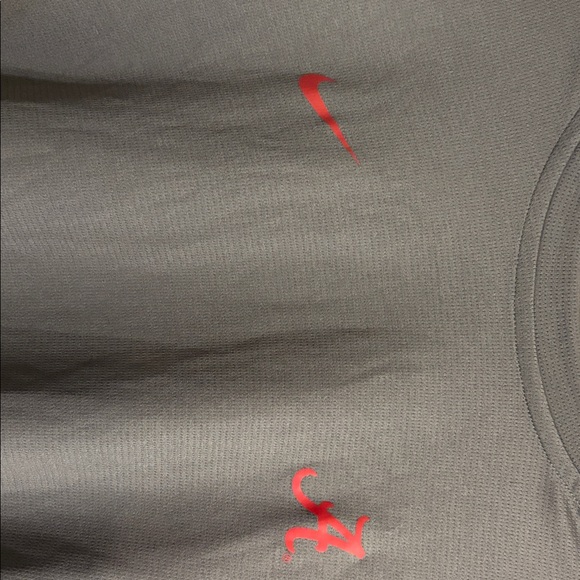 Nike Dri-FIT Gray Performance Top - Picture 2 of 4
